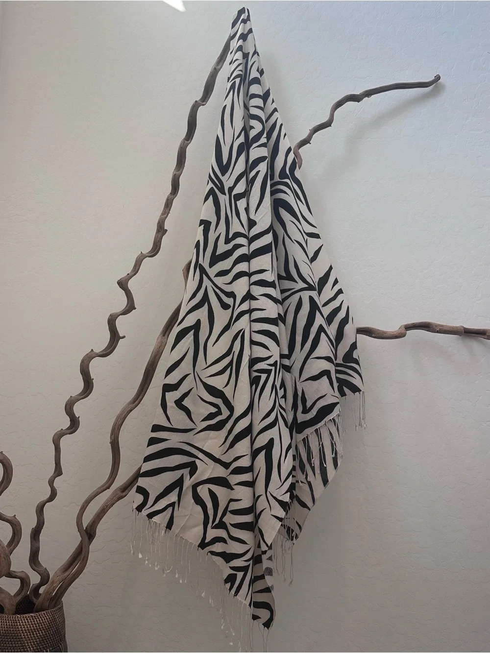 Tolani silk/pashmina Abstract Zebra Print Scarf Wrap Shawl Black Ivory Fringe